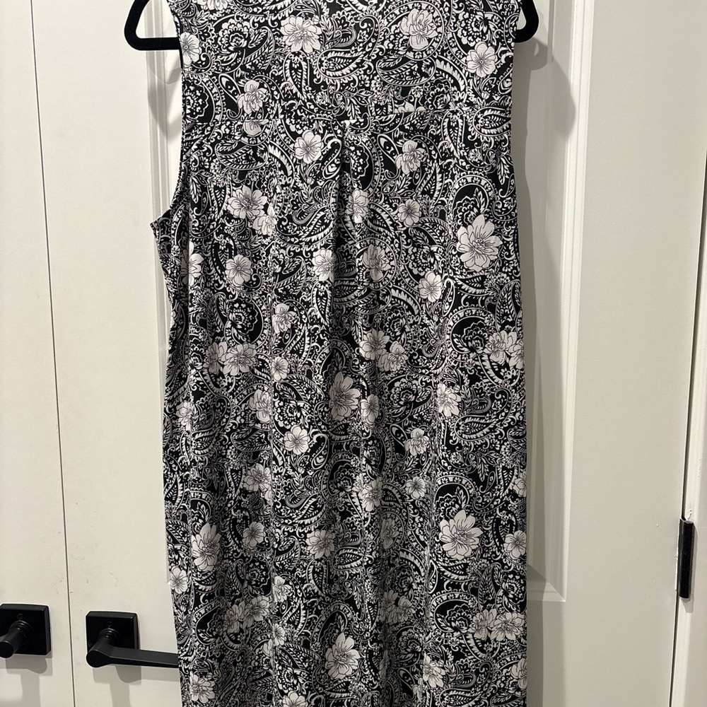 Scarlett Black & White Paisley Floral Midi Dress